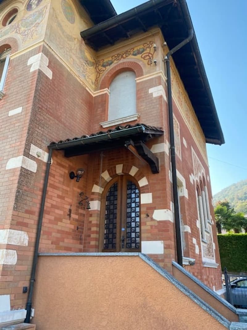 Vendesi affascinante casa d’epoca in posizione rialzata (2)
