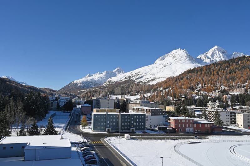 Aussicht bietende 1.5-Zimmerwohnung in St. Moritz-Bad (1)