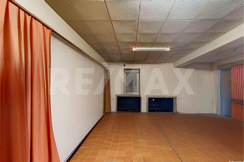 Casa con 3 appartamenti e negozio (4)