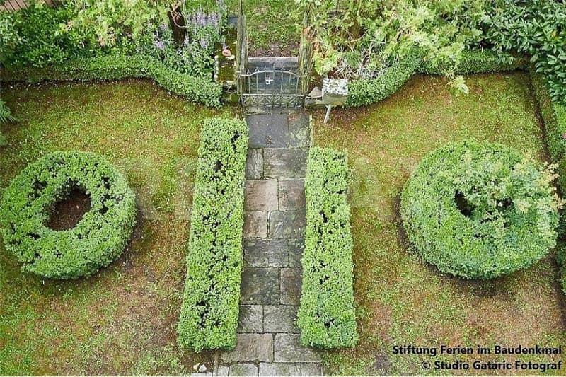 Dimora storica del 1886 con giardino e vista sulle montagne (3)