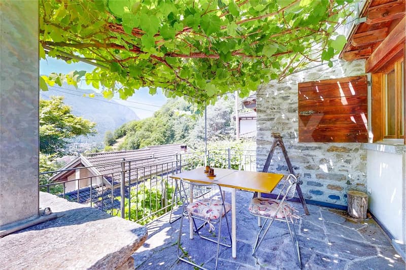 Affascinante casa in pietra con giardino e terrazza panoramica (3)