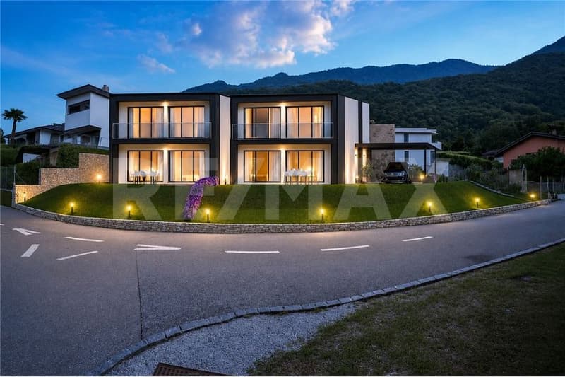 Due villette a schiera prefabbricate (1)
