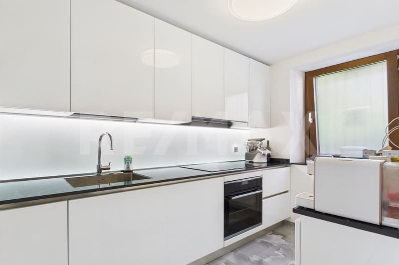 Meride, casa completamente rinnovata con posto auto (4)