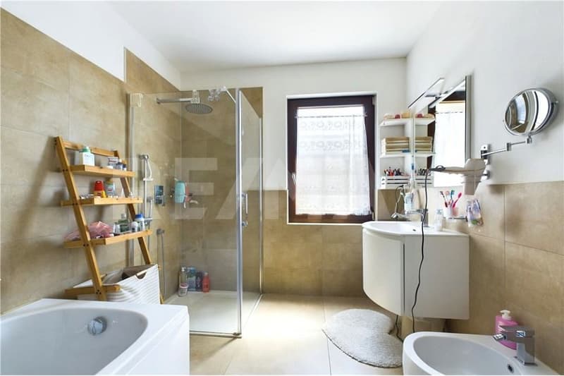 Spacious 4-room apartment in a residence with courtyard and garden (4)