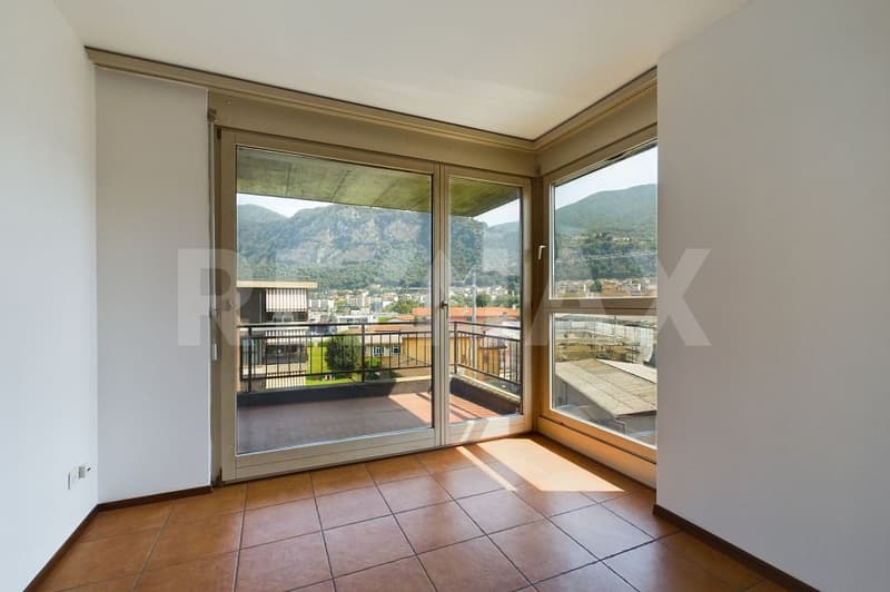 Bright 3.5-room apartment with balconies and parking (4)