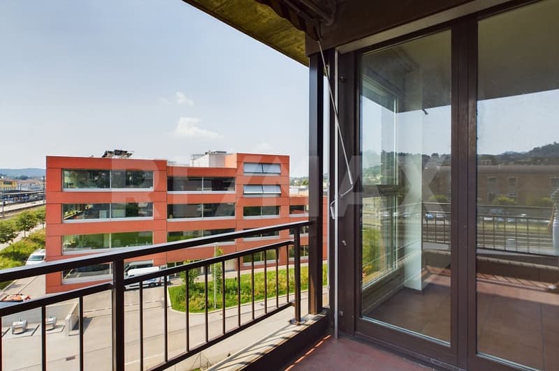 Bright 3.5-room apartment with balconies and parking (5)