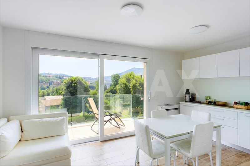 Modern 2.5-room apartment with balcony and panoramic view (4)