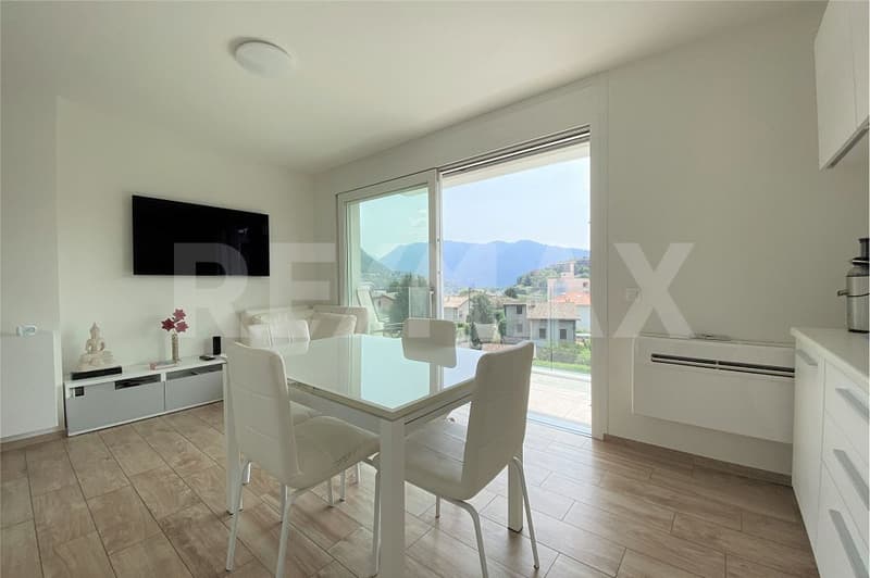 Modern 2.5-room apartment with balcony and panoramic view (5)