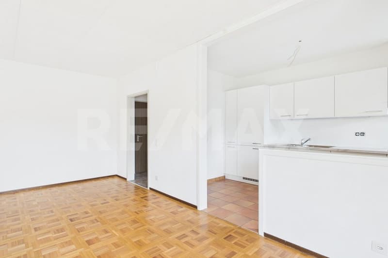 Renovierte 2,5-Zimmer-Wohnung mit Balkon und Parkplatz (4)