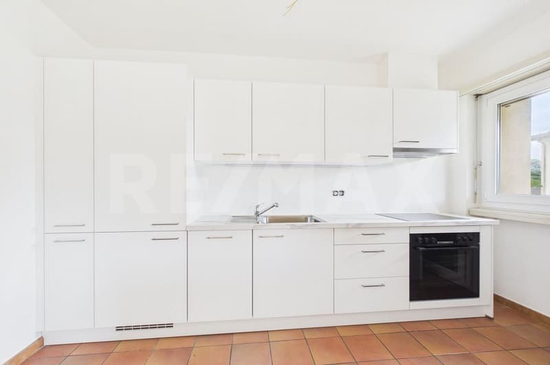Renovierte 2,5-Zimmer-Wohnung mit Balkon und Parkplatz (3)