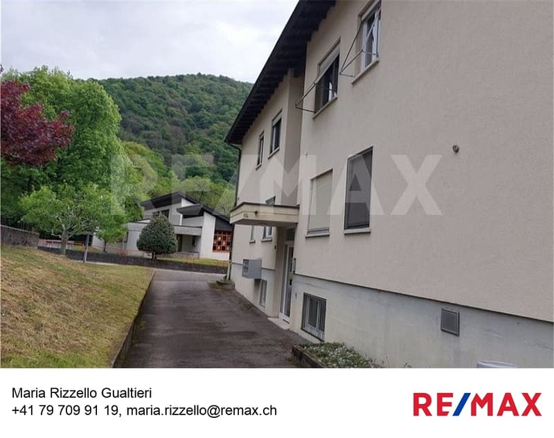 Renovierte 2,5-Zimmer-Wohnung mit Balkon und Parkplatz (1)