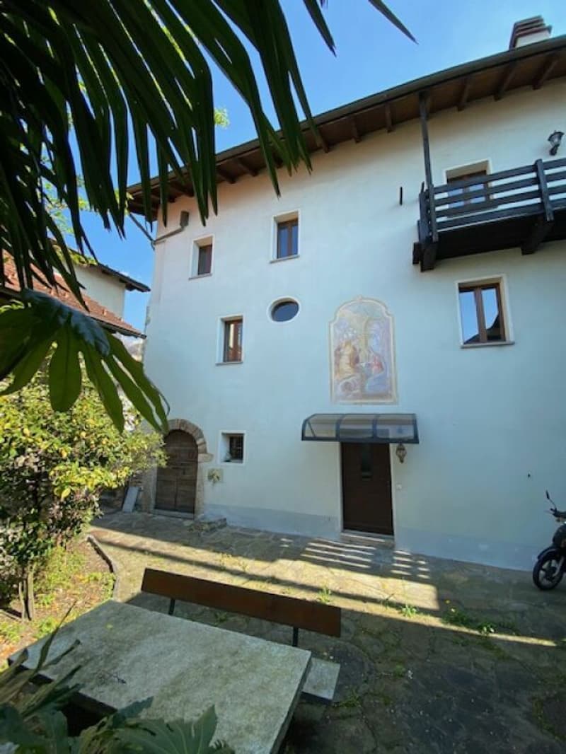 Maison tessine unique au centre du village (7)
