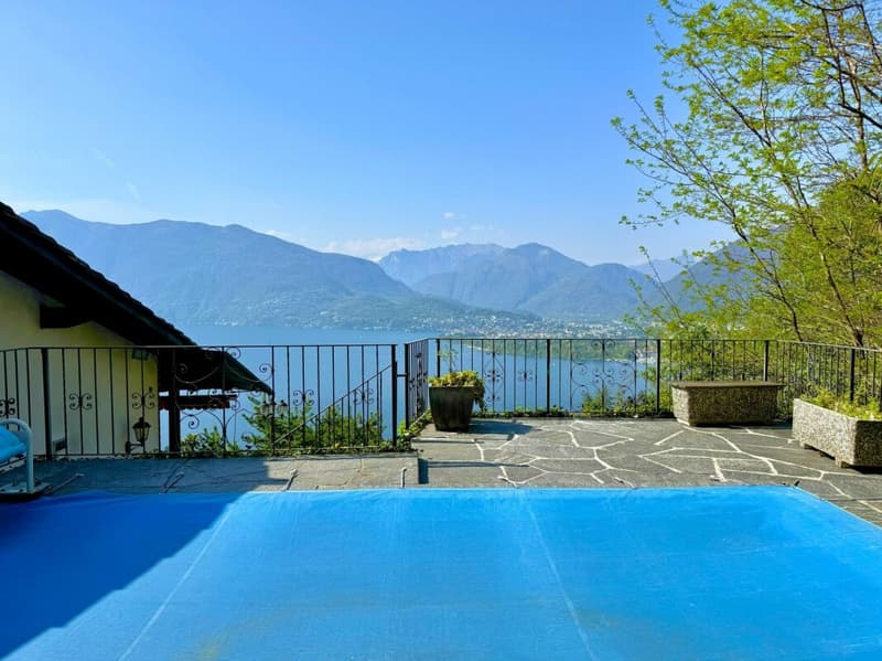 Mediterranean property with pool (5)