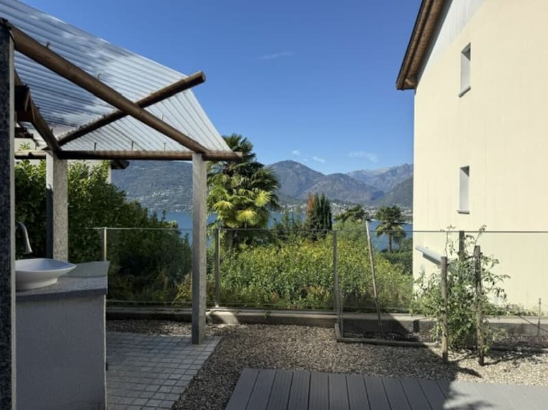 Wohnung mit grossen Terrassen und Pool (12)