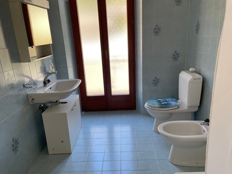 Gordola – Helle 4-Zimmer-Wohnung möbliert mit Balkon (7)