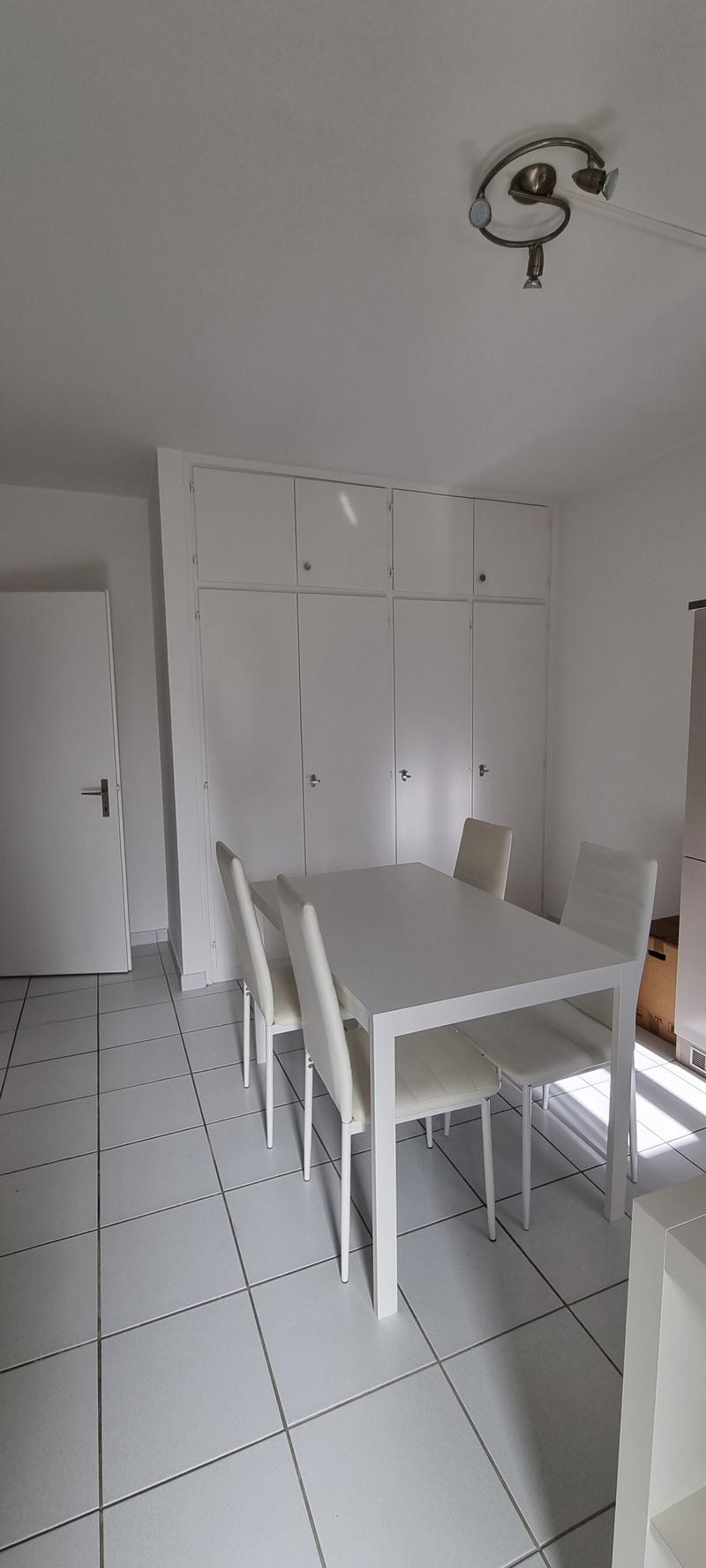 Schöne 2 Zi-Wohnung mit Terrasse, (3)