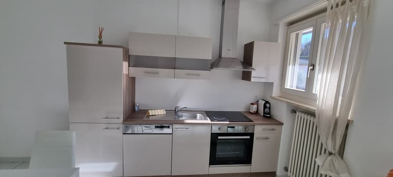 Schöne 2 Zi-Wohnung mit Terrasse, (2)