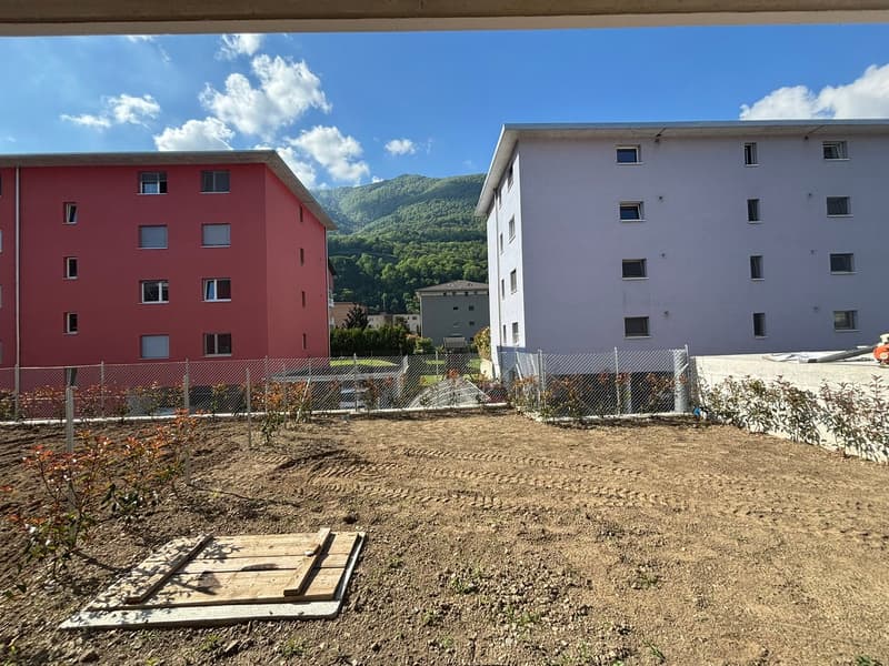 Moderne 2.5-Zimmer-Wohnungen mit großem Garten in erster Lage in Cadenazzo (7)