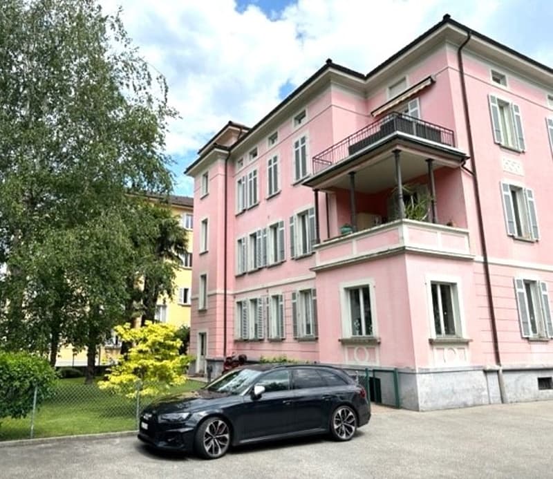 Rent 5.5 rooms completely renovated in a historic house – privileged location (1)
