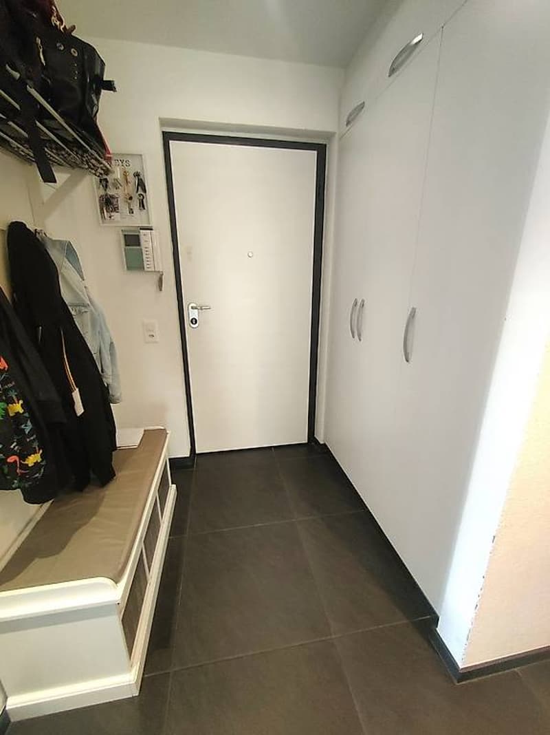 Apartment 4 ½ rooms, 2nd and top floor/residential area (9)