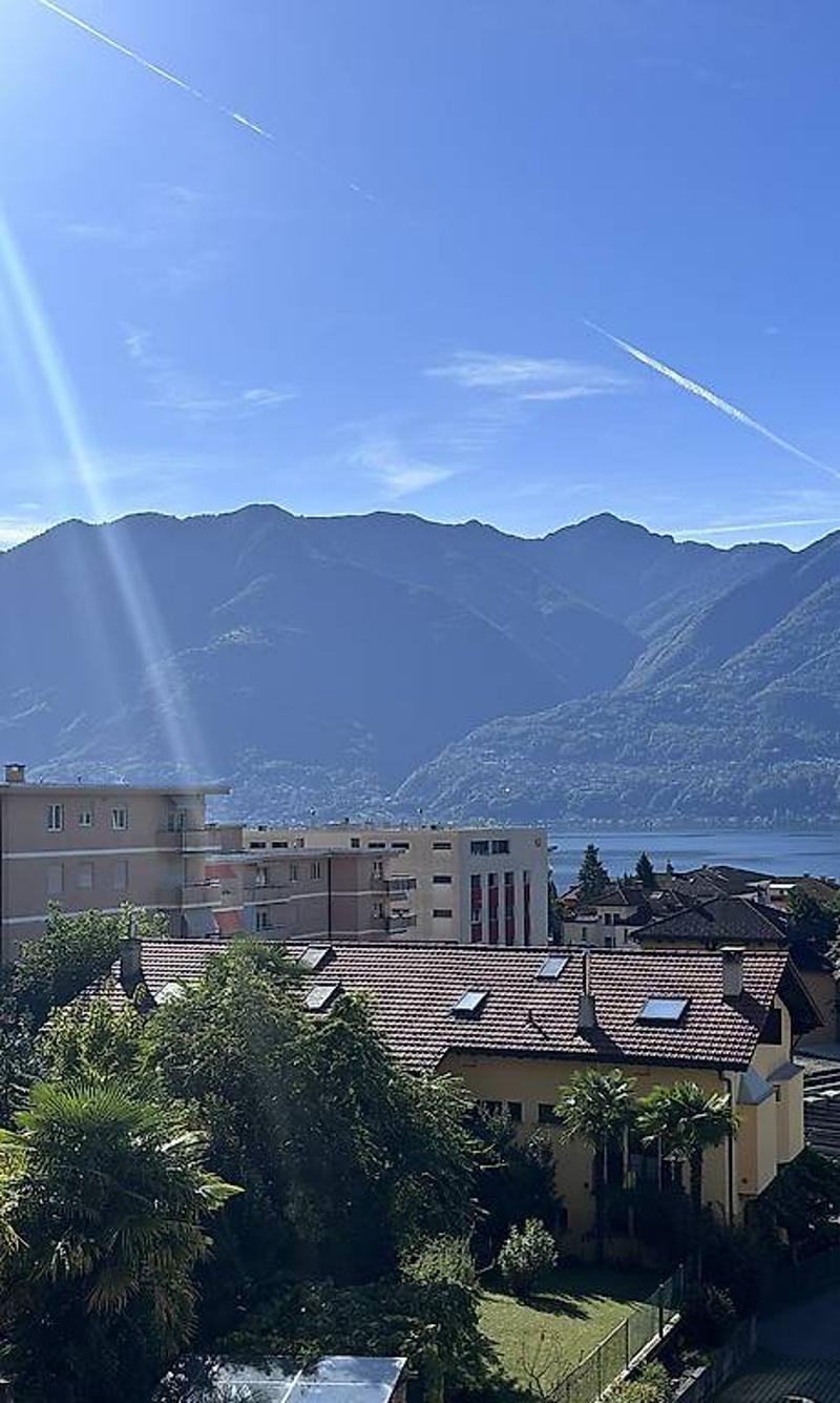 2 ½ möblierte Lokale mit Seeblick in Muralto (1)