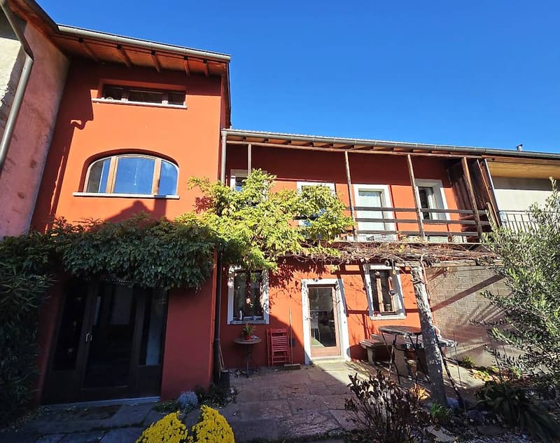 Typical Ticinese house with 6 rooms (1)