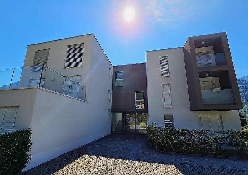 Beautiful 4.5-room apartment with garden in Claro (6)