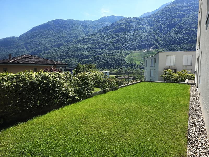 Moderno appartamento di 4.5 locali con giardino a Claro – Nuova costruzione con vista (2)