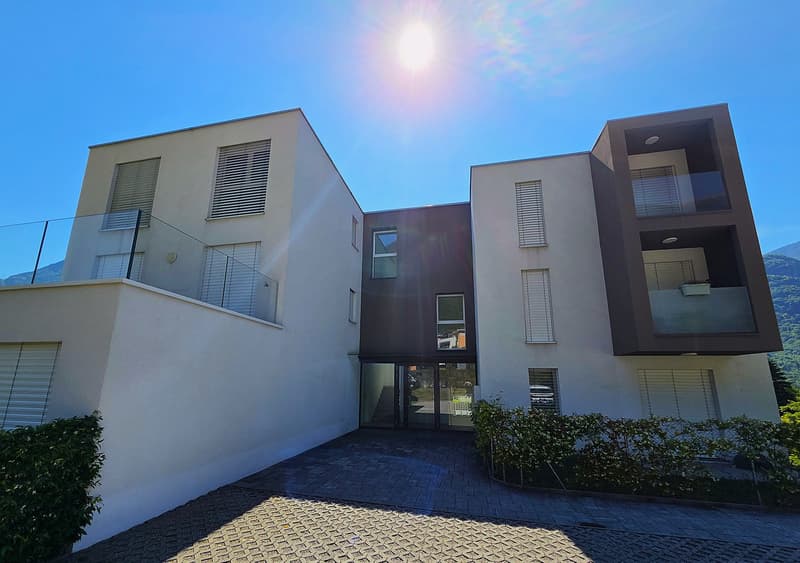 Moderno appartamento di 4.5 locali con giardino a Claro – Nuova costruzione con vista (13)