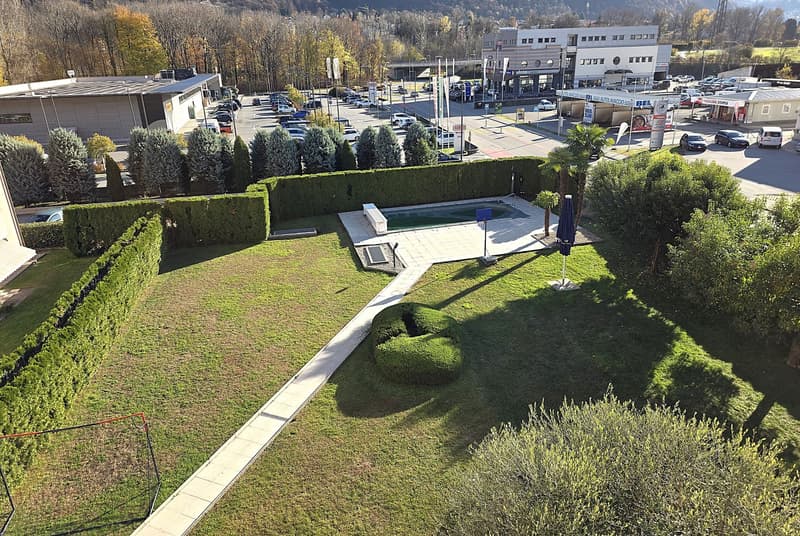 Splendido attico di 5.5 locali con piscina ad Arbedo-Castione (9)