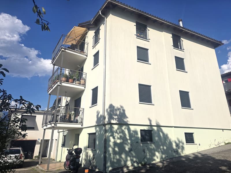 Palazzina con 4 appartamenti + casetta da riattare (4)