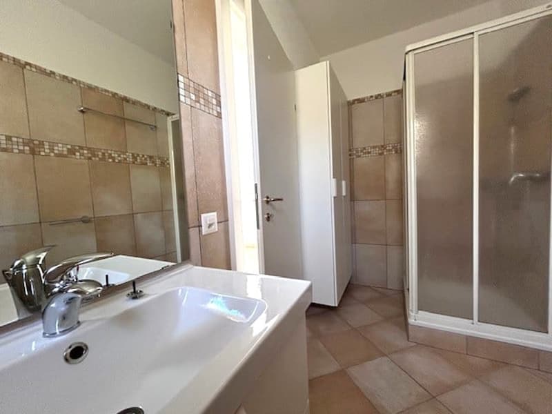 Large 4 ½ room apartment in Giubiasco in residential area (13)
