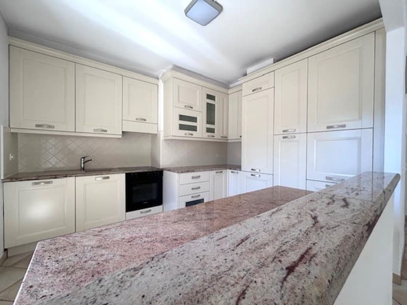 Large 4 ½ room apartment in Giubiasco in residential area (7)