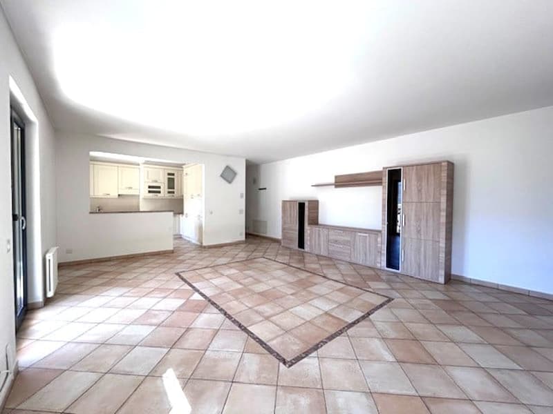 Large 4 ½ room apartment in Giubiasco in residential area (4)