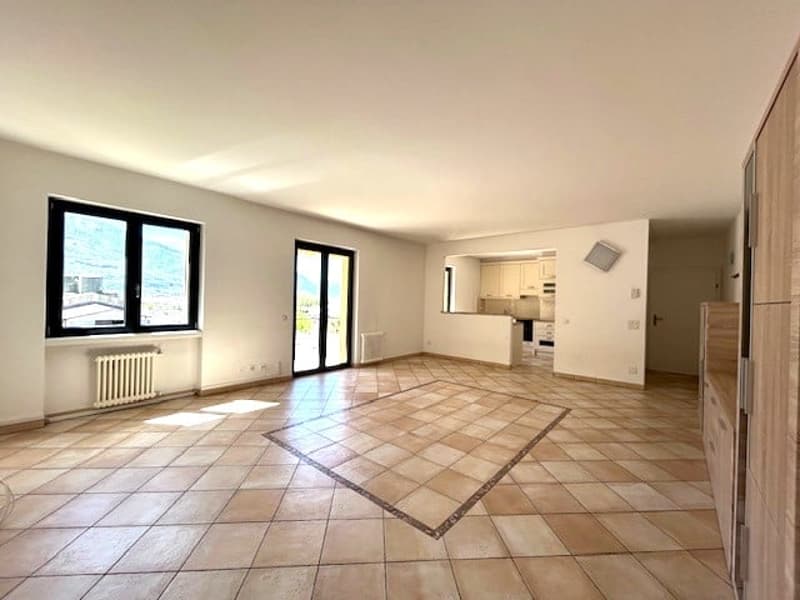 Large 4 ½ room apartment in Giubiasco in residential area (5)