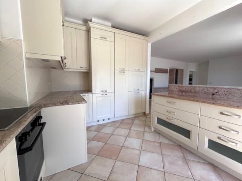 Large 4 ½ room apartment in Giubiasco in residential area (8)