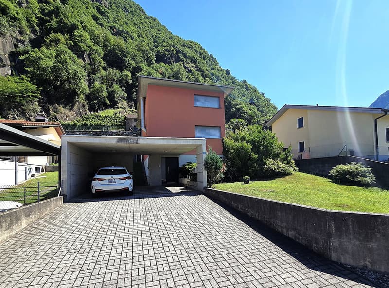 Geräumige Einfamilienvilla in Castione (5)