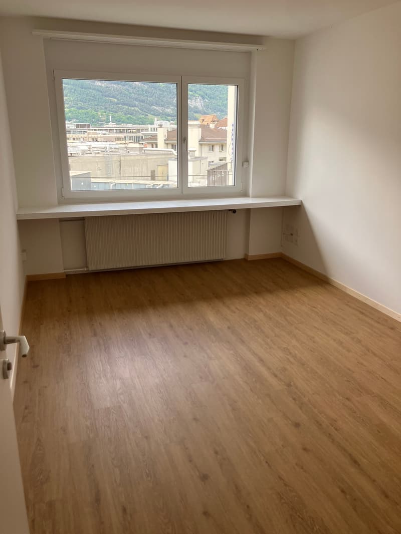 Schlafzimmer mit Blick auf den Calanda