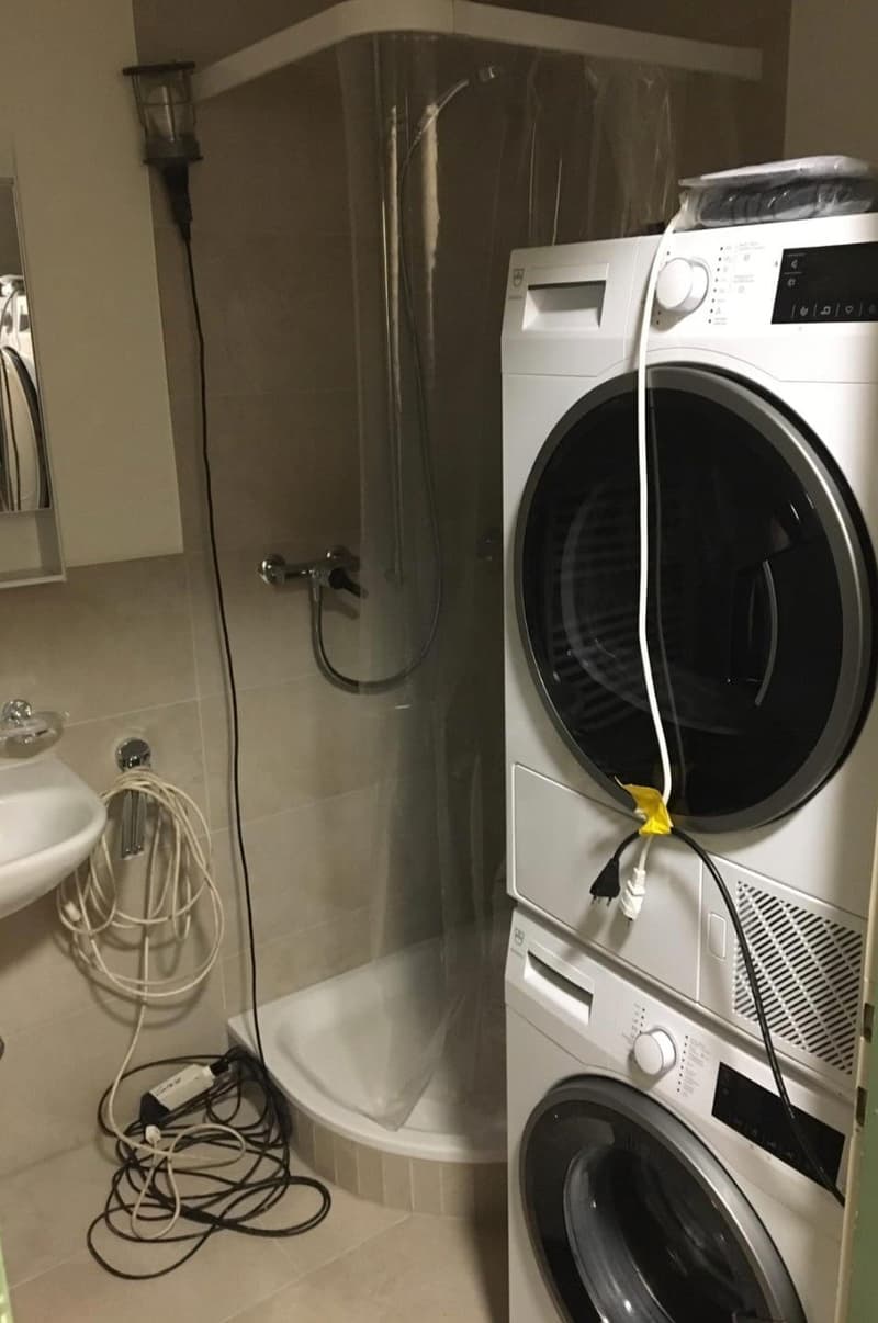 Gemeinschaftsdusche/WC/Waschturm