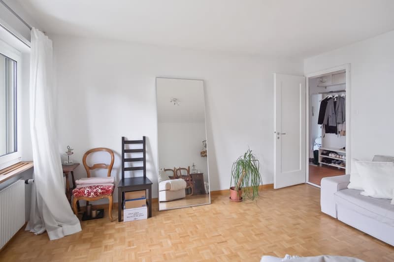 Komplett renovierte 3-Zimmer-Wohnung mit Gartensitzplatz und grossem Bastelraum an sehr ruhiger Lage (1)