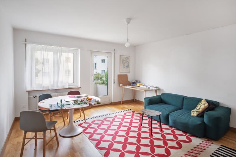 Komplett renovierte 3-Zimmer-Wohnung mit Gartensitzplatz und grossem Bastelraum an sehr ruhiger Lage (3)