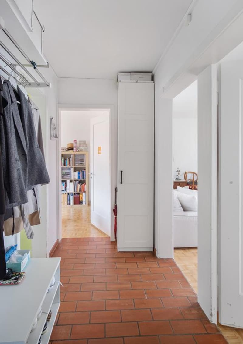 Komplett renovierte 3-Zimmer-Wohnung mit Gartensitzplatz und grossem Bastelraum an sehr ruhiger Lage (4)