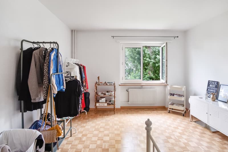 Komplett renovierte 3-Zimmer-Wohnung mit Gartensitzplatz und grossem Bastelraum an sehr ruhiger Lage (5)
