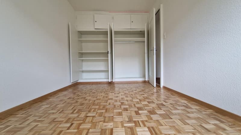 Komplett renovierte 3-Zimmer-Wohnung mit Gartensitzplatz und grossem Bastelraum an sehr ruhiger Lage (7)