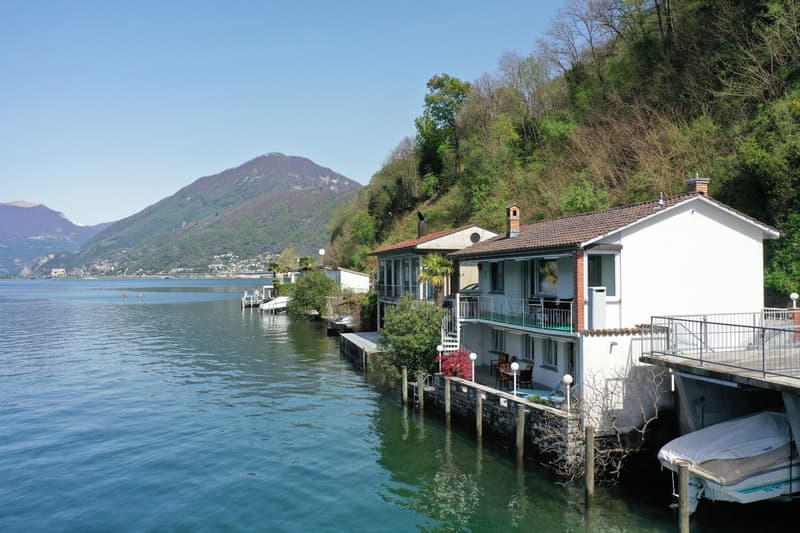 An exklusiver Lage direkt am See - Haus mit 2 Wohnungen und Bootsgarage (2)