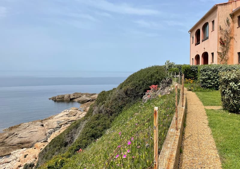 Korsika - Schöne Ferienwohnung direkt am Meer mit Pool in einer Residenz (1)