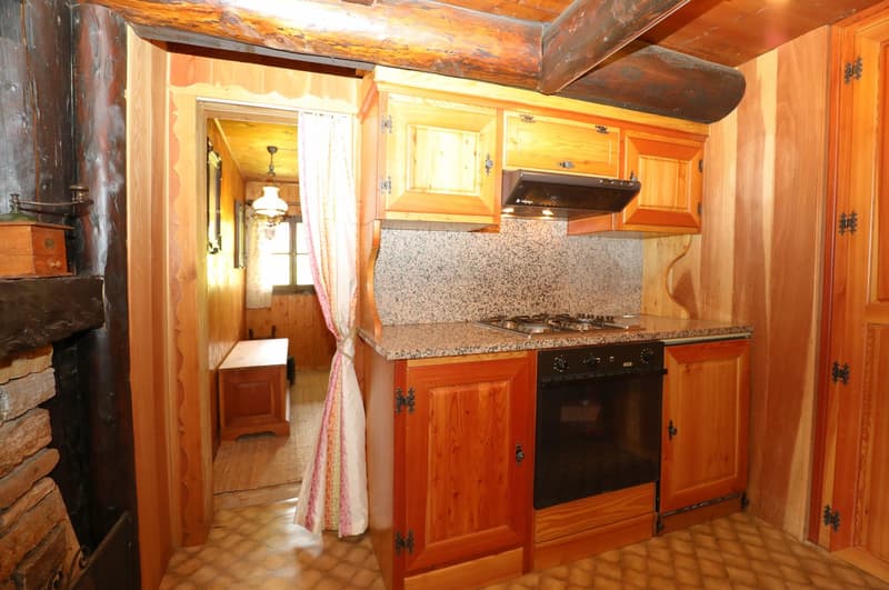 Bergidylle pur - rustikales Ferienhaus in der schönen Leventina mit herrlicher Weitsicht (9)