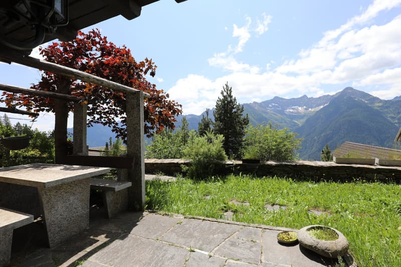 Bergidylle pur - rustikales Ferienhaus in der schönen Leventina mit herrlicher Weitsicht (5)