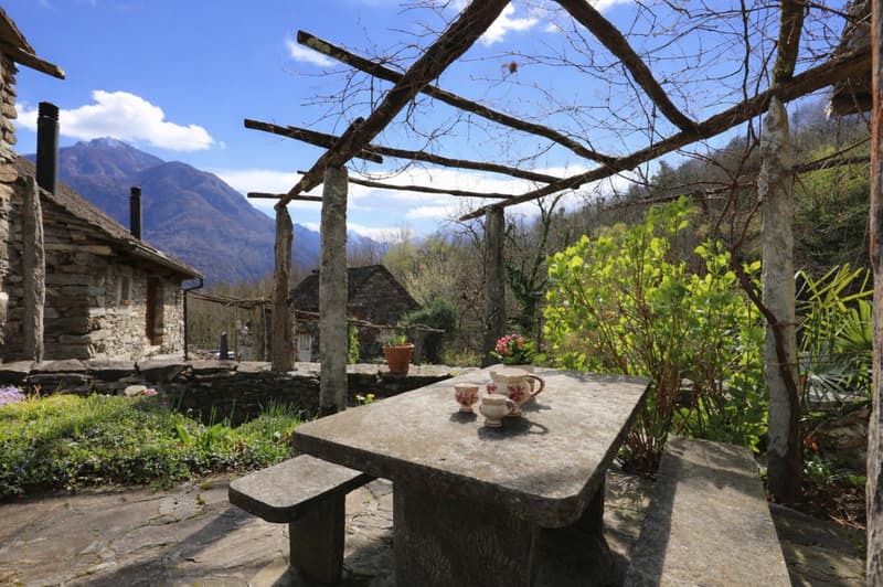 Sehr schönes Rustico mit Sicht auf die Berge im Maggiatal (4)