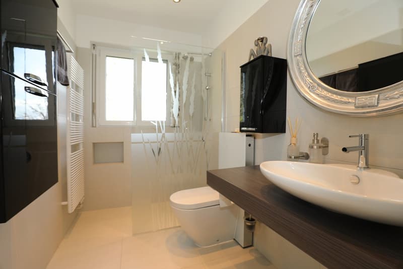 Appartement mansardé moderne 2.5 pièces avec vue de rêve à Orselina (11)